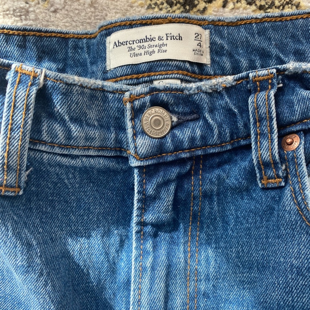 Abercrombie and Fitch Curve Love 90’s Straight Ultra High Rise Jeans Size 4S